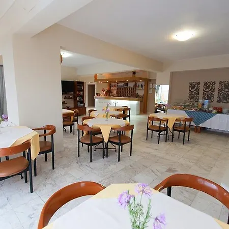 Top Hotel 2* Stalos